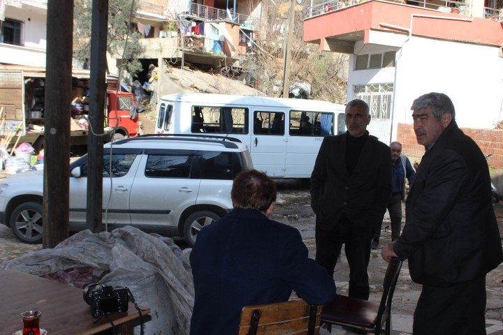 O bir kedi değil! Köye girdi önüne gelene saldırdı - 4