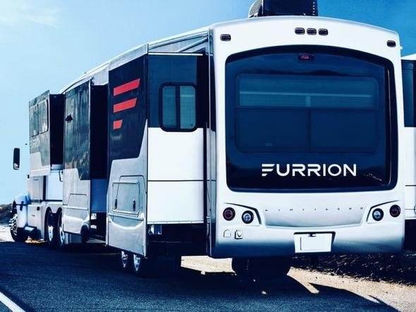 Bu karavanın içinde yok yok! - 13