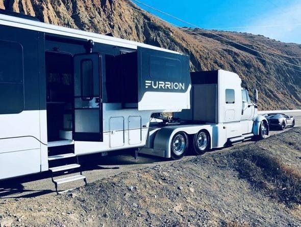 Bu karavanın içinde yok yok! - 24