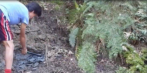 Evinin bahçesine kendi fırınını yaptı - 1