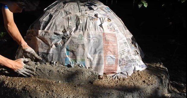 Evinin bahçesine kendi fırınını yaptı - 18