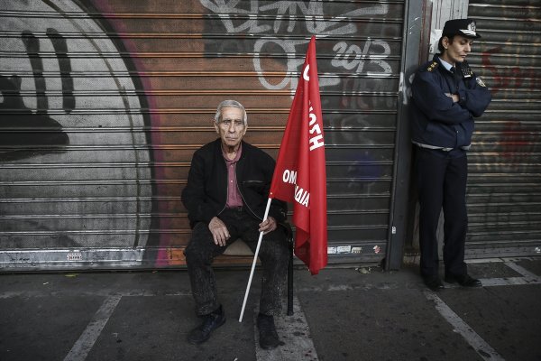 Yunanistan'da emeklilerden maaş protestosu - 5