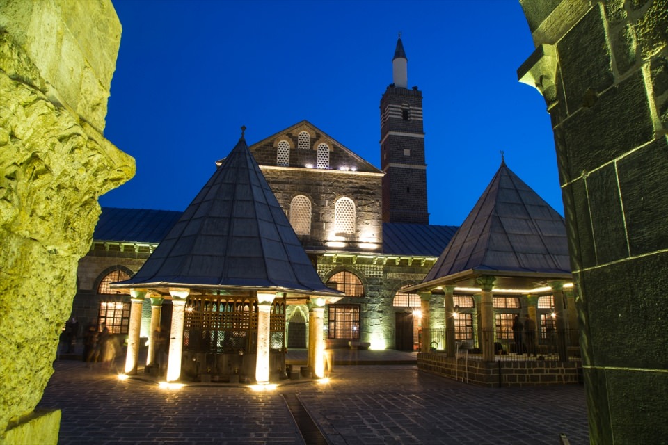 Tahrip olan Sur ilçesini devlet yeniden ayağa kaldırıyor - 1