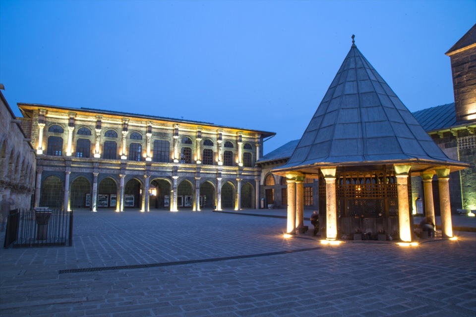 Tahrip olan Sur ilçesini devlet yeniden ayağa kaldırıyor - 5