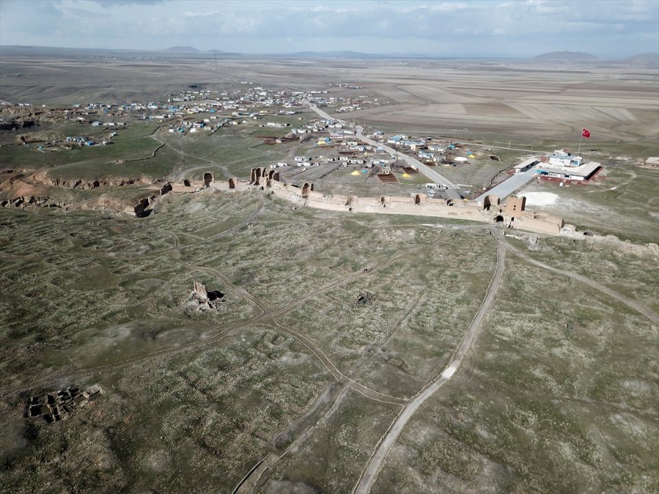 Turistlerin gözdesi 'Ani' her mevsim ayrı güzel - 1