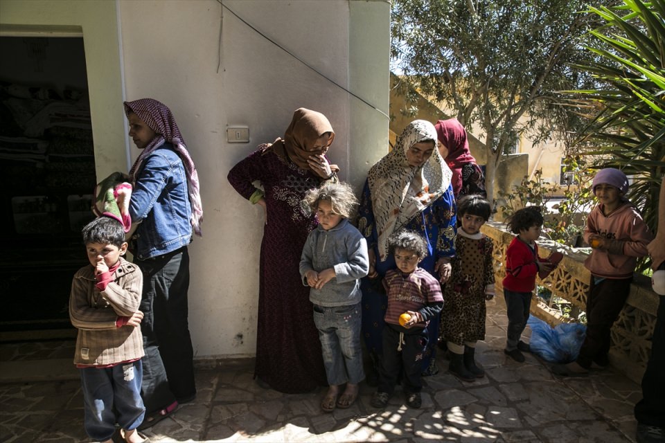 Korku dolu günleri unutmaya çalışıyorlar - 6
