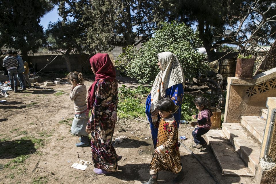 Korku dolu günleri unutmaya çalışıyorlar - 14