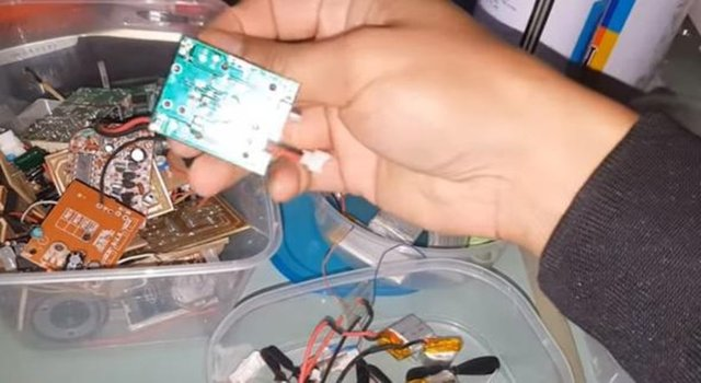 Kendi droneunu kendi yaptı! - 5