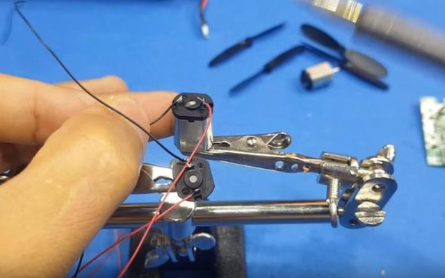 Kendi droneunu kendi yaptı! - 24