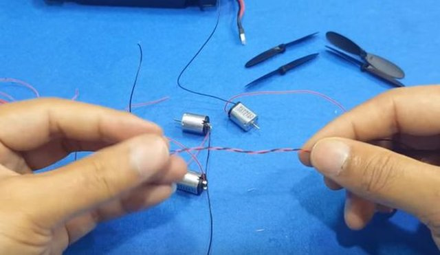 Kendi droneunu kendi yaptı! - 25