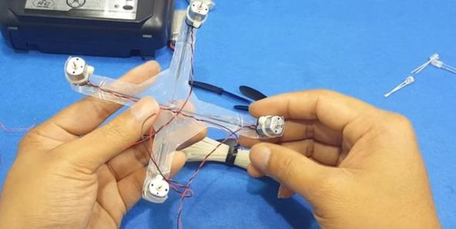 Kendi droneunu kendi yaptı! - 28