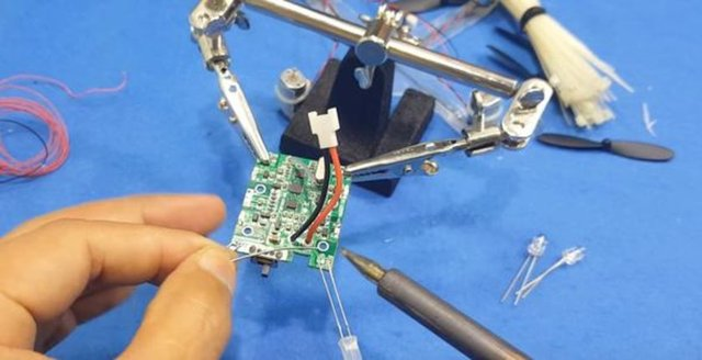 Kendi droneunu kendi yaptı! - 34