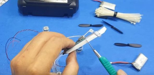 Kendi droneunu kendi yaptı! - 36