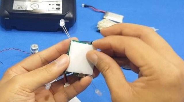 Kendi droneunu kendi yaptı! - 38