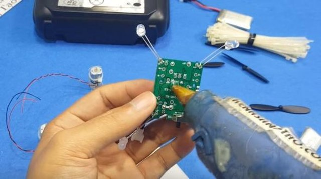 Kendi droneunu kendi yaptı! - 39