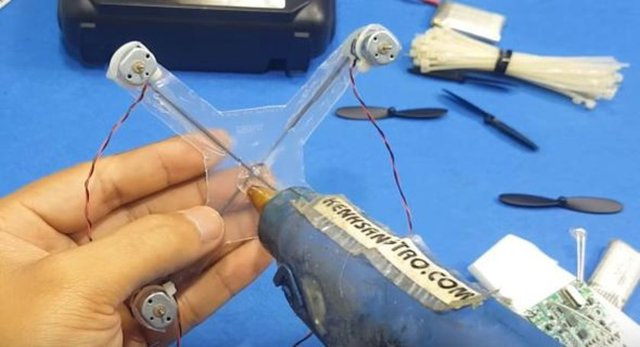 Kendi droneunu kendi yaptı! - 42