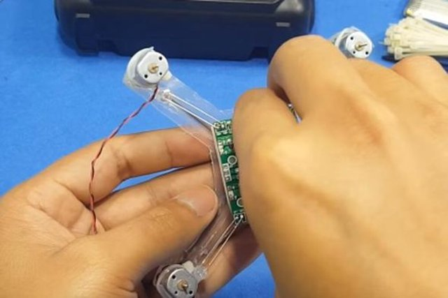 Kendi droneunu kendi yaptı! - 43