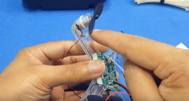 Kendi droneunu kendi yaptı! - 49