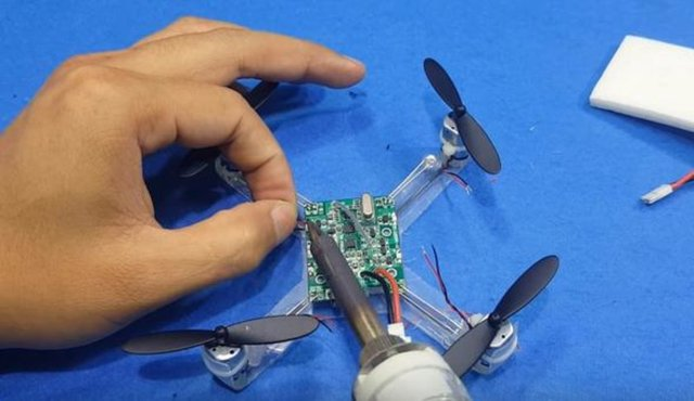 Kendi droneunu kendi yaptı! - 51