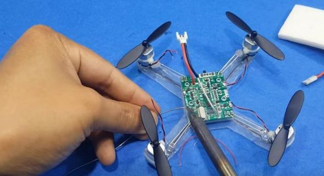 Kendi droneunu kendi yaptı! - 52