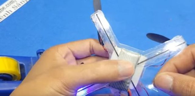 Kendi droneunu kendi yaptı! - 54