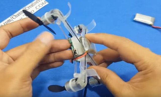 Kendi droneunu kendi yaptı! - 60