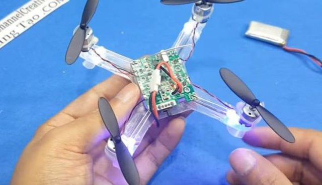 Kendi droneunu kendi yaptı! - 62