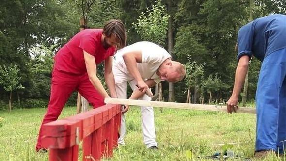 Sadece 3 saatte ev inşa ediyor! - 1