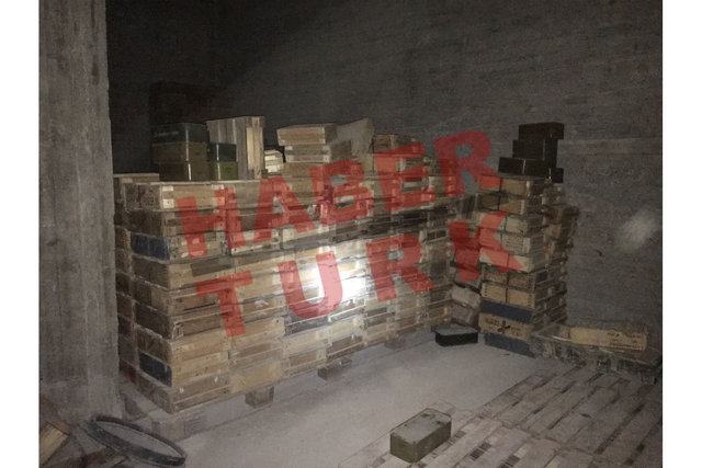 Afrin'de PKK cephaneliği ele geçirildi! - 0