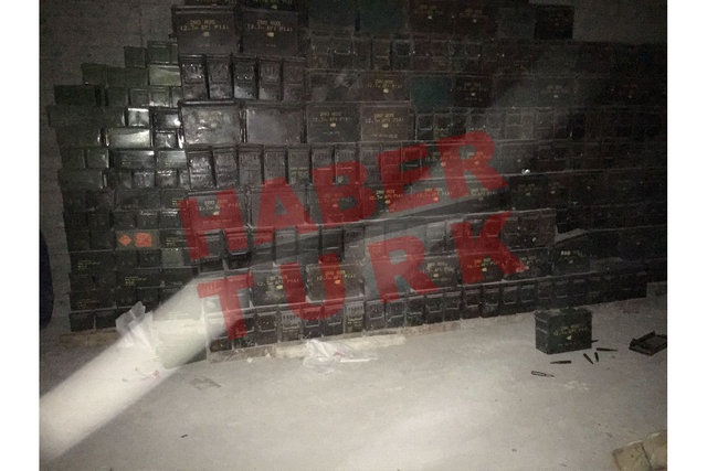 Afrin'de PKK cephaneliği ele geçirildi! - 0