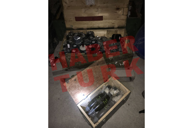 Afrin'de PKK cephaneliği ele geçirildi! - 0