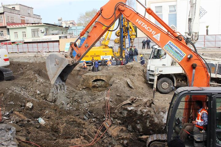 Osmaniye'de alt geçit çalışmasında eski yapıya rastlandı - 7