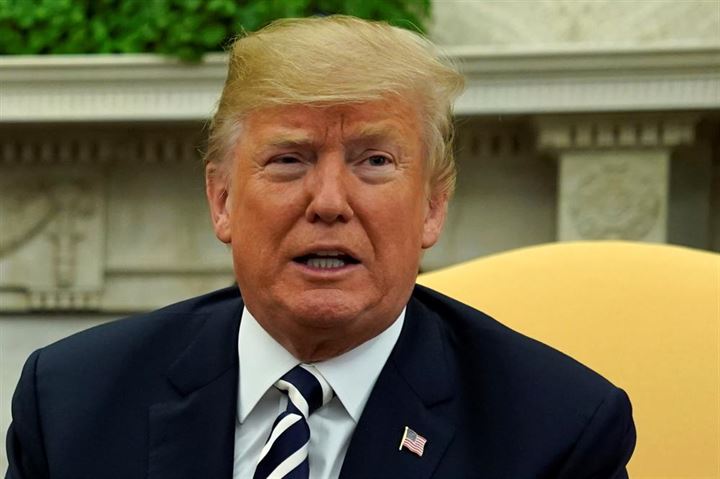 Trump Suudilere sattığı silahları karton panoda gösterdi - 14