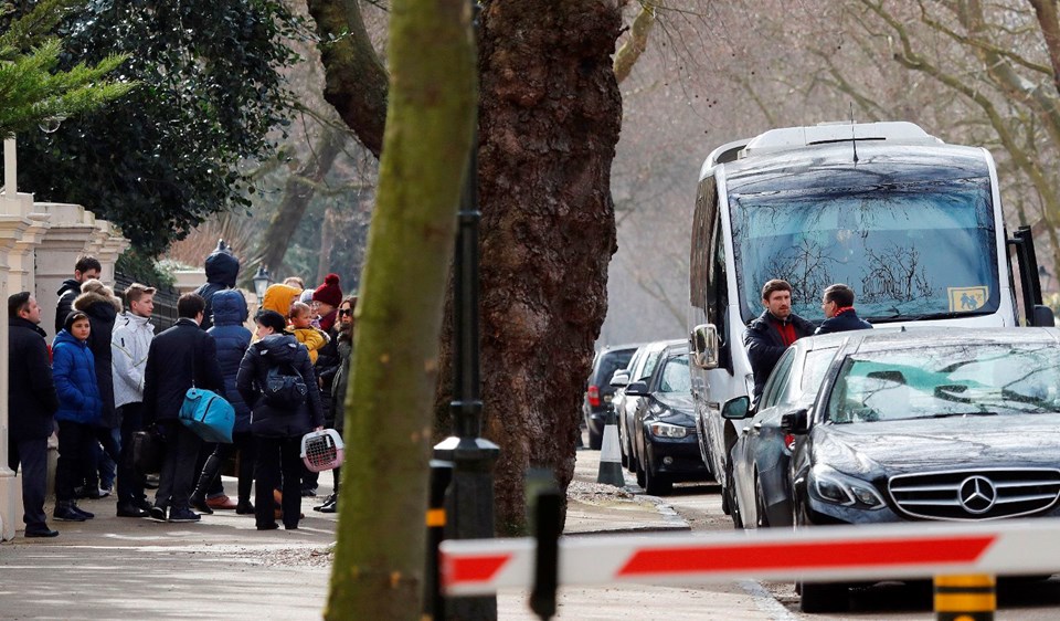 Rus diplomatlar İngiltere'den ayrıldı - 0