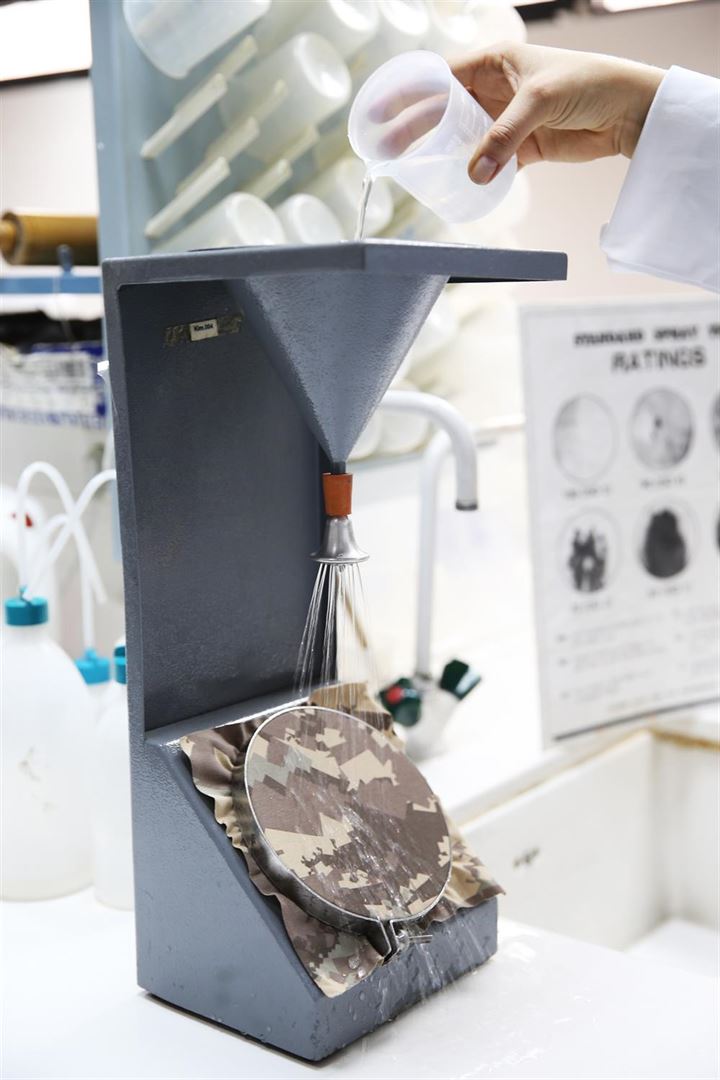 Mehmetçiğin kıyafeti sıkı denetimden geçiriliyor - 6