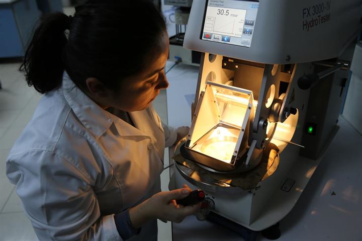 Mehmetçiğin kıyafeti sıkı denetimden geçiriliyor - 8