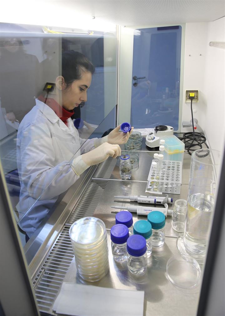 Mehmetçiğin kıyafeti sıkı denetimden geçiriliyor - 11