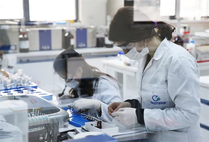 Mehmetçiğin kıyafeti sıkı denetimden geçiriliyor - 17