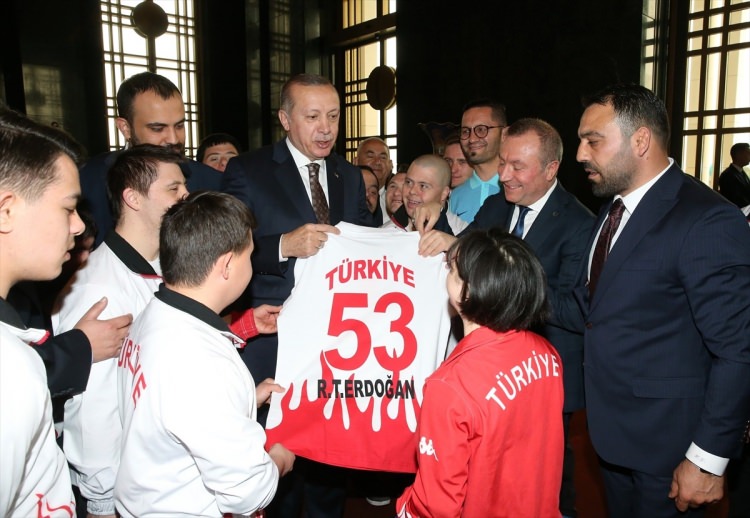 Cumhurbaşkanı Erdoğan down sendromlu sporcuları kabul etti - 3