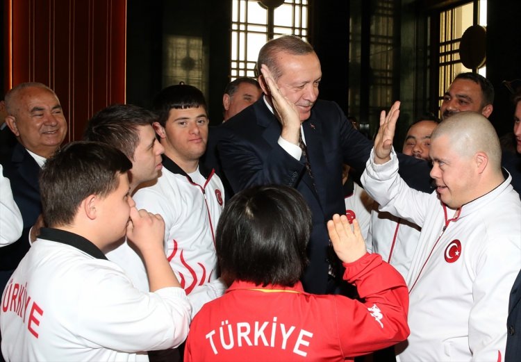 Cumhurbaşkanı Erdoğan down sendromlu sporcuları kabul etti - 4