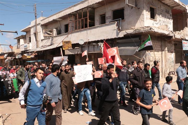 İdlibliler rejimin saldırılarına karşı Türkiye'den yardım istedi - 2