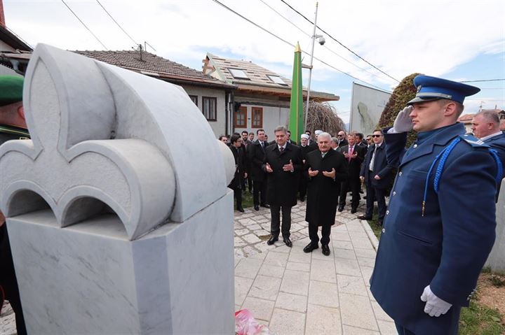 Başbakan Yıldırım 'Bilge Kral'ın' mezarını ziyaret etti - 2