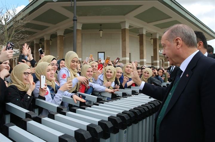 Cumhurbaşkanı Erdoğan’a Cuma namazı çıkışında sevgi seli - 2