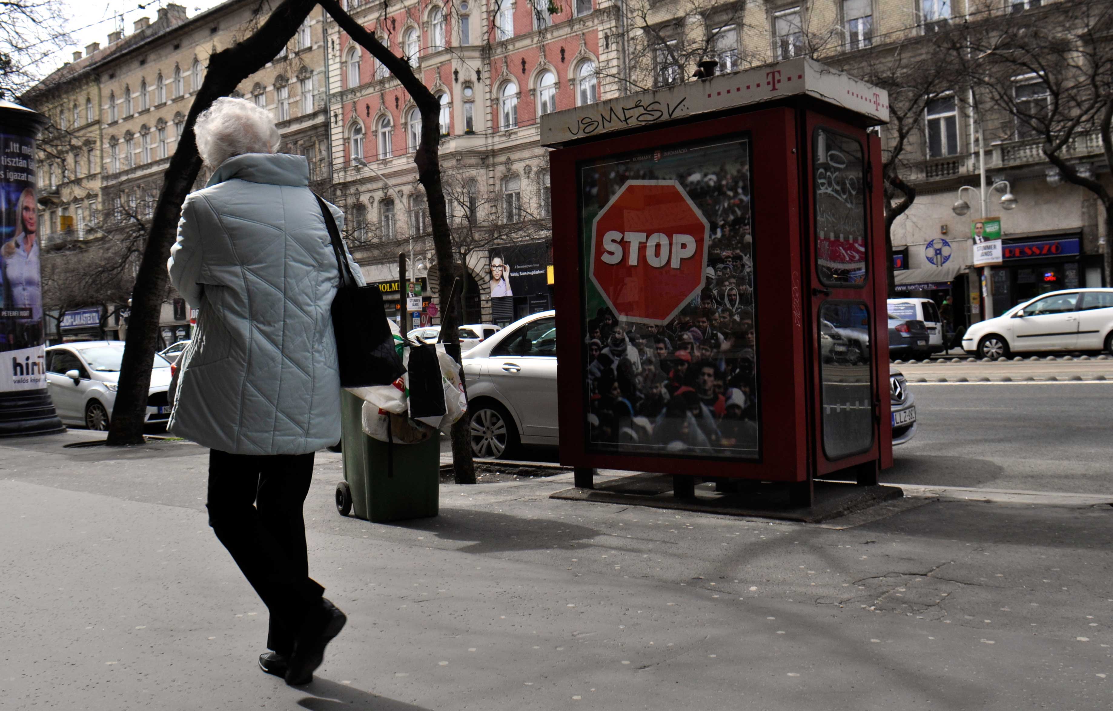 Macar hükümetinden sığınmacı ve İslam karşıtı seçim kampanyası - 0