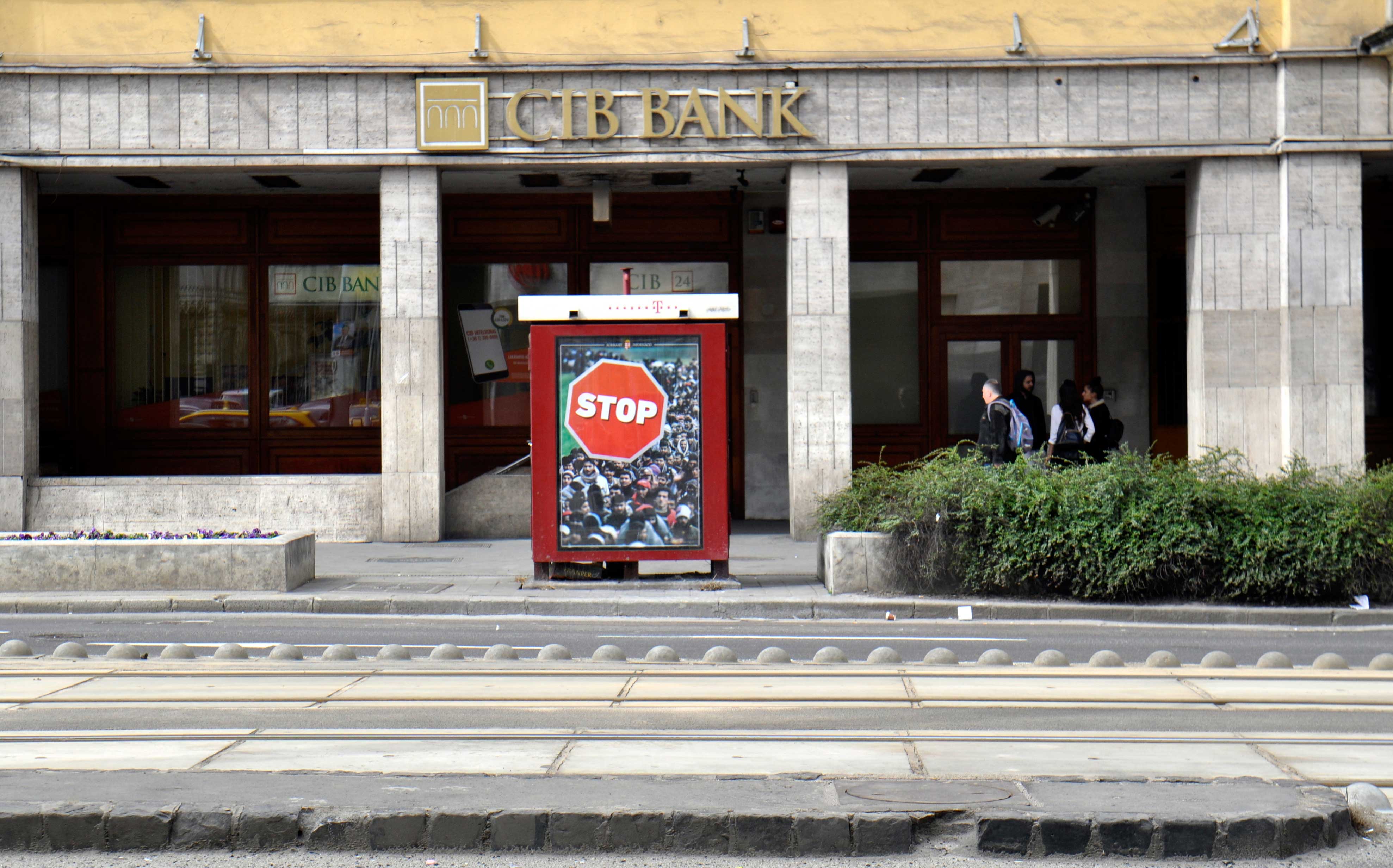 Macar hükümetinden sığınmacı ve İslam karşıtı seçim kampanyası - 0