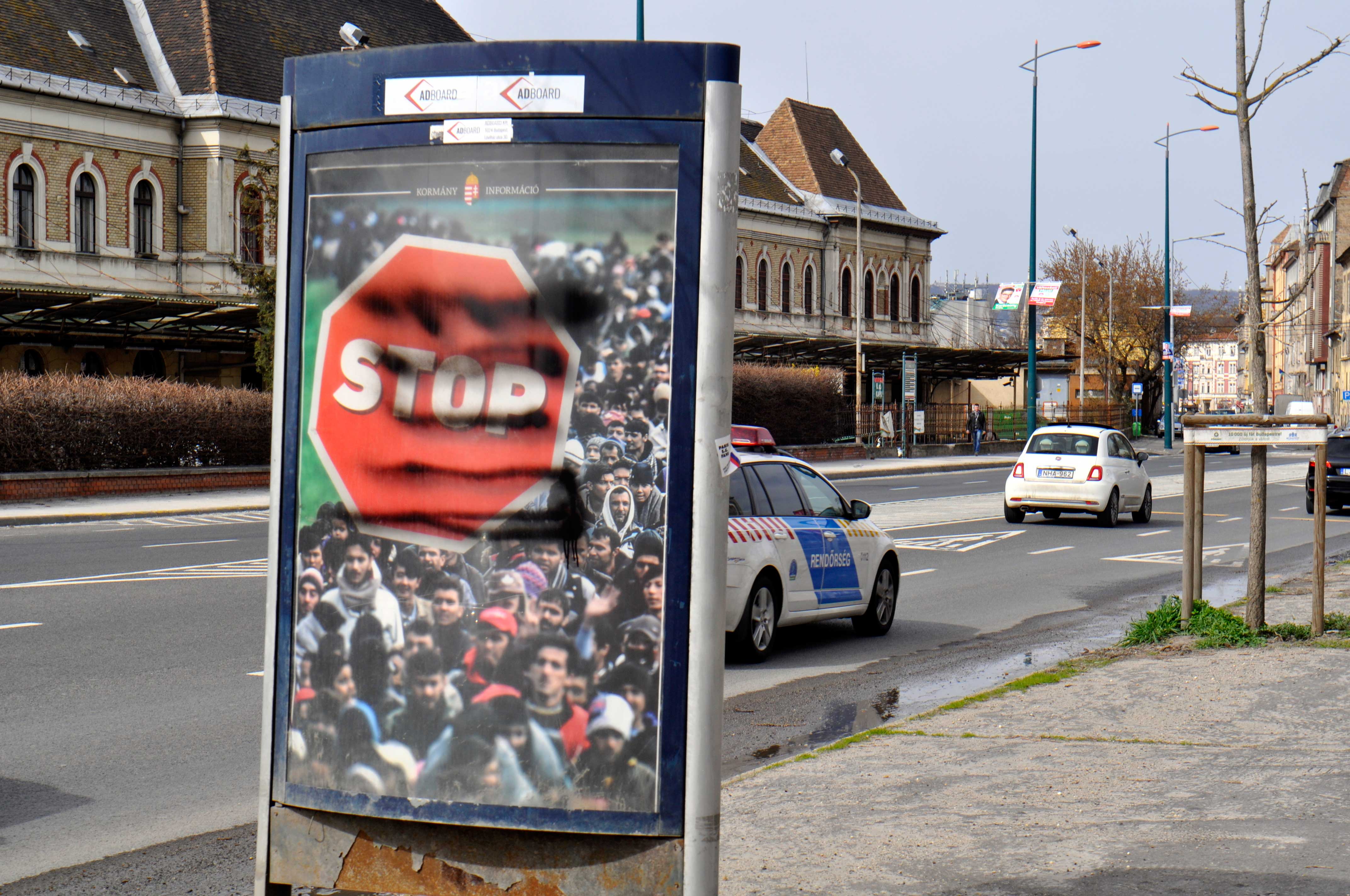 Macar hükümetinden sığınmacı ve İslam karşıtı seçim kampanyası - 0