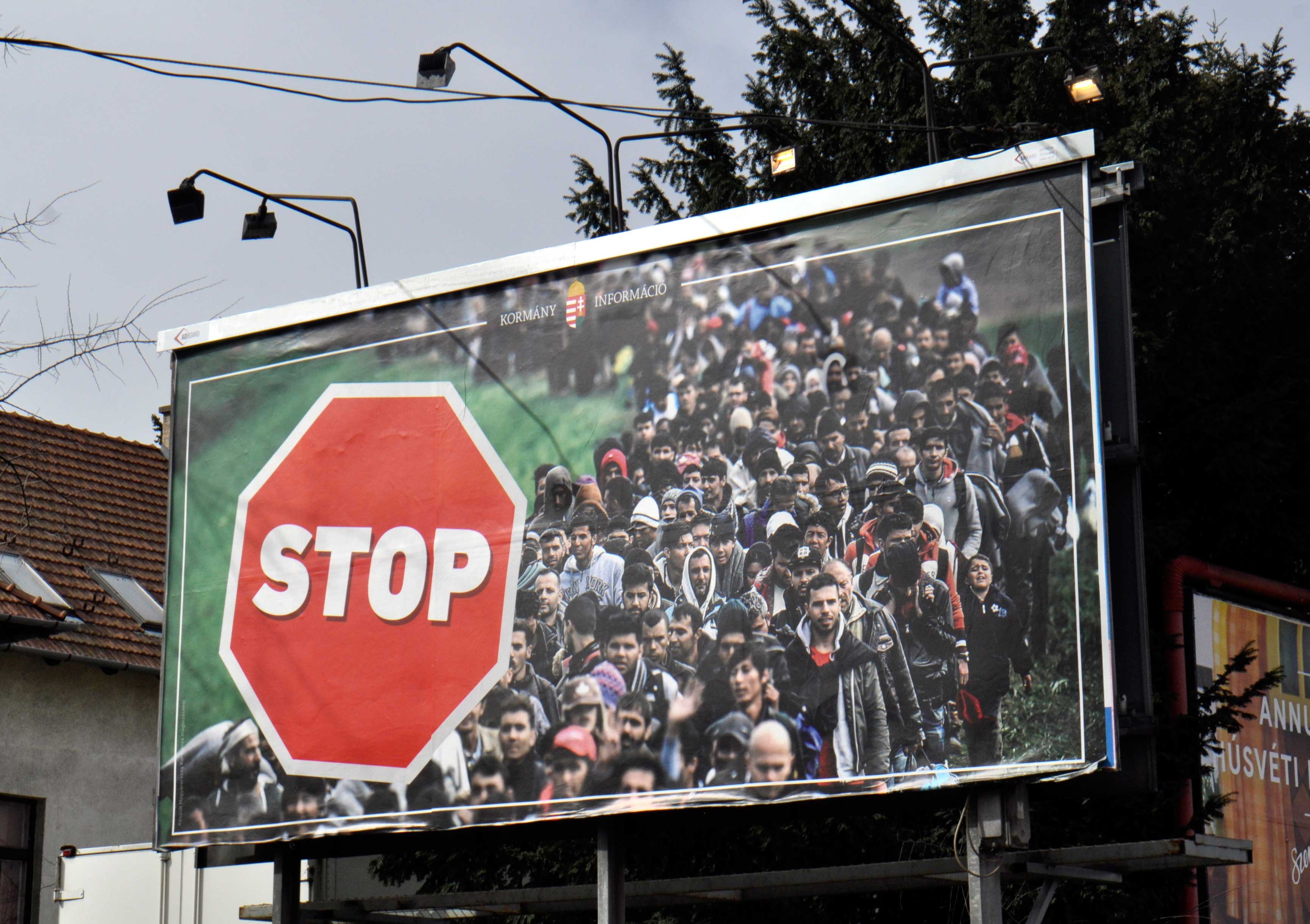 Macar hükümetinden sığınmacı ve İslam karşıtı seçim kampanyası - 0
