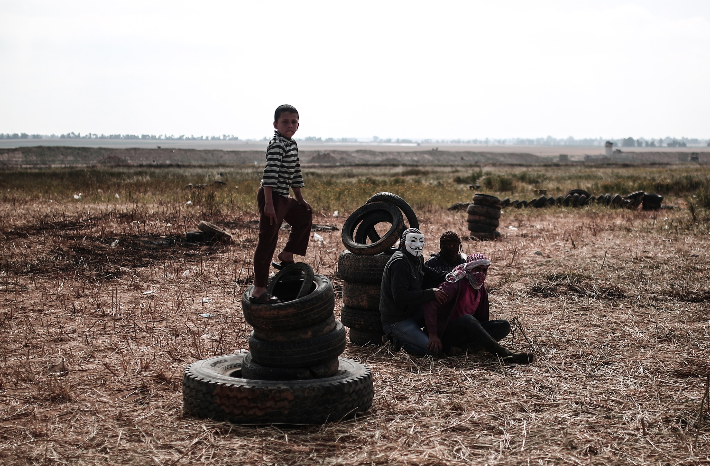 İsrail'in katliamına rağmen Gazzeliler sınıra akın ediyor - 0