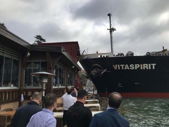 İstanbul Boğazı'nda gemi yalıya çarptı - 7