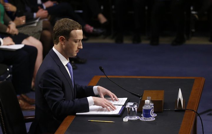 Facebook CEO'su Zuckerberg'in zor anları - 12